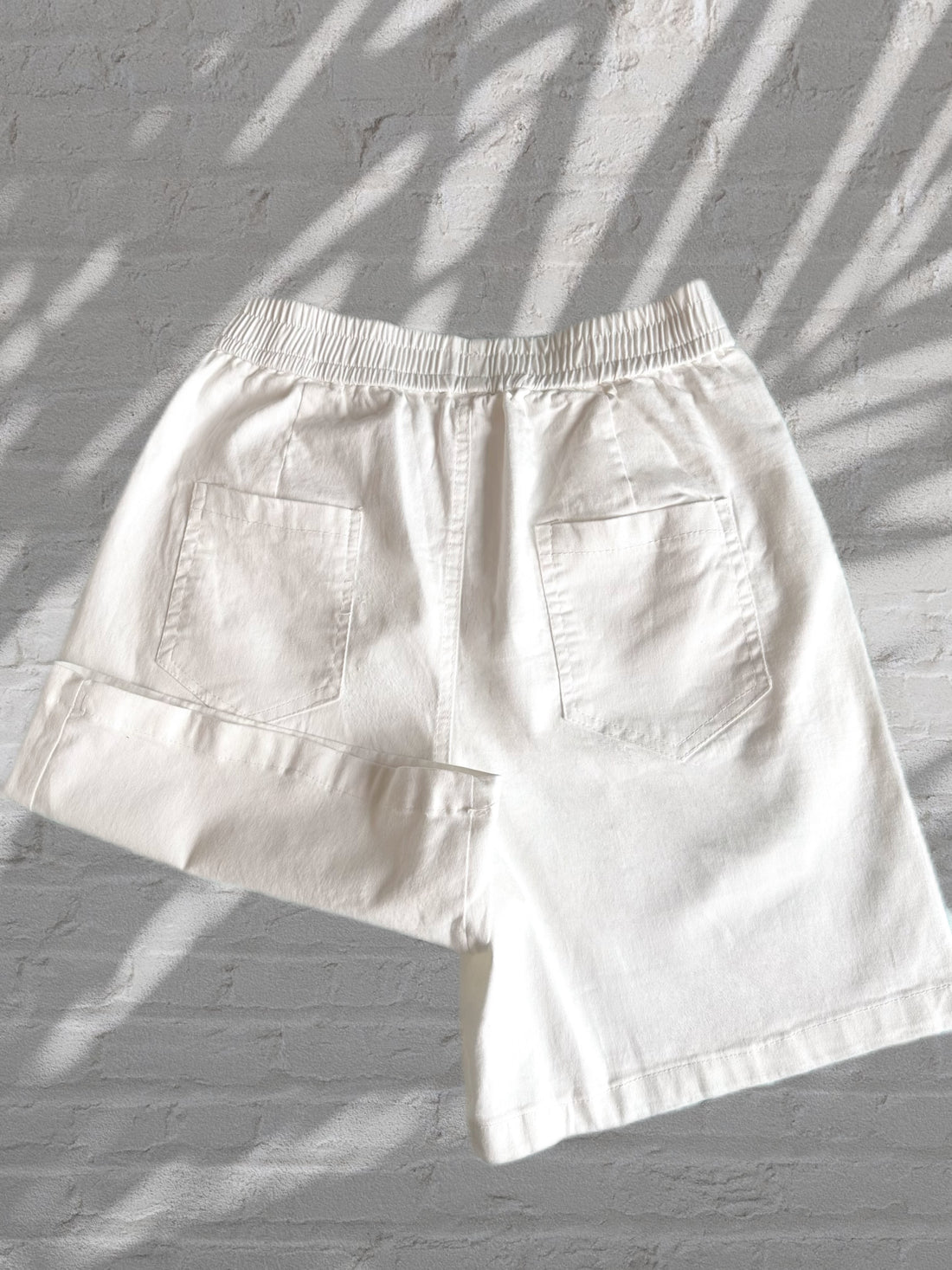 Elastic White Shorts