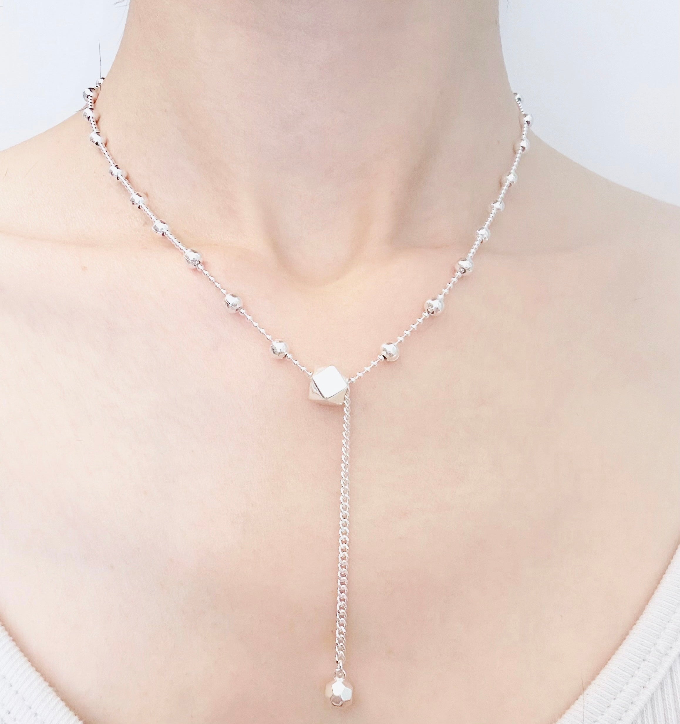 Collana in argento sterling 925 con cubo 3D e perline