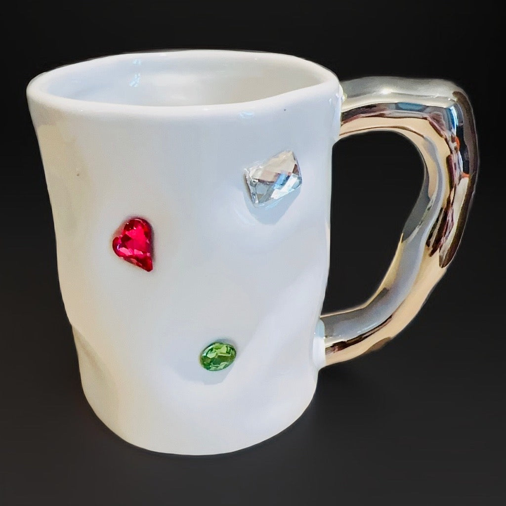 Tasse en céramique blanche bijoux colorés