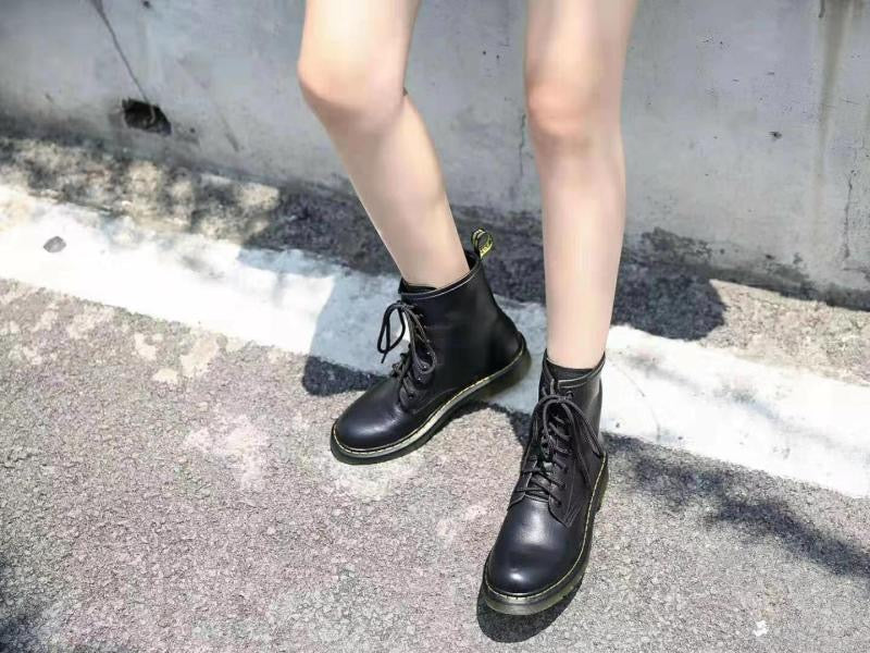 Bottes noires en cuir première couche