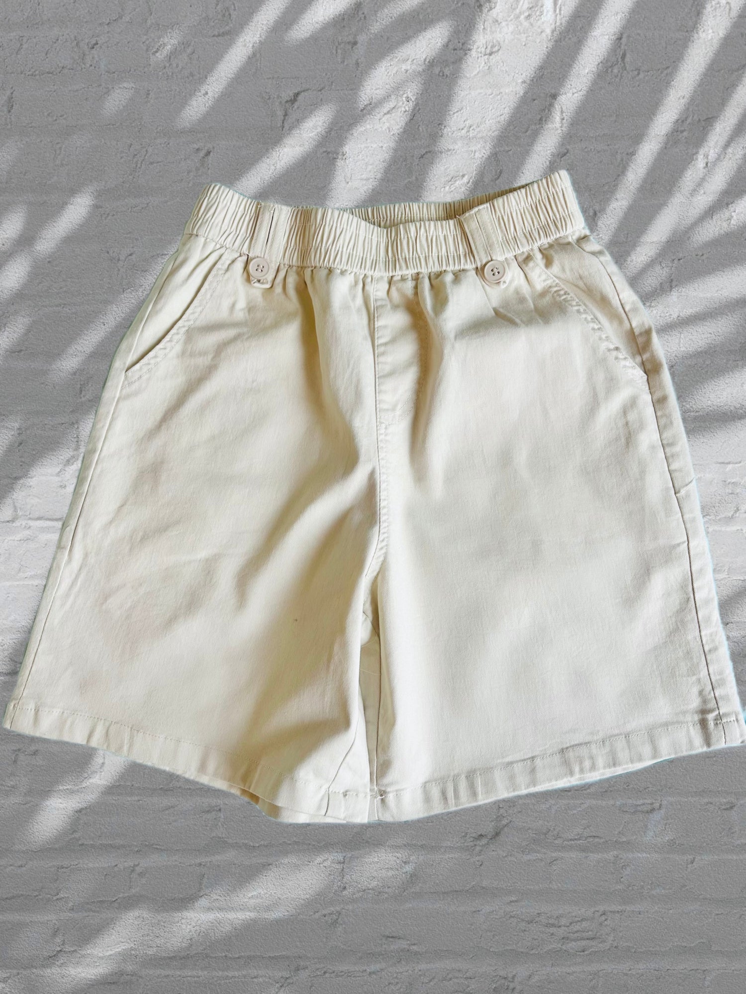 Short élastique beige