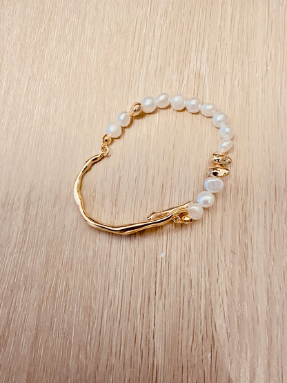 Bracciale placcato in argento con perle e pietre dorate