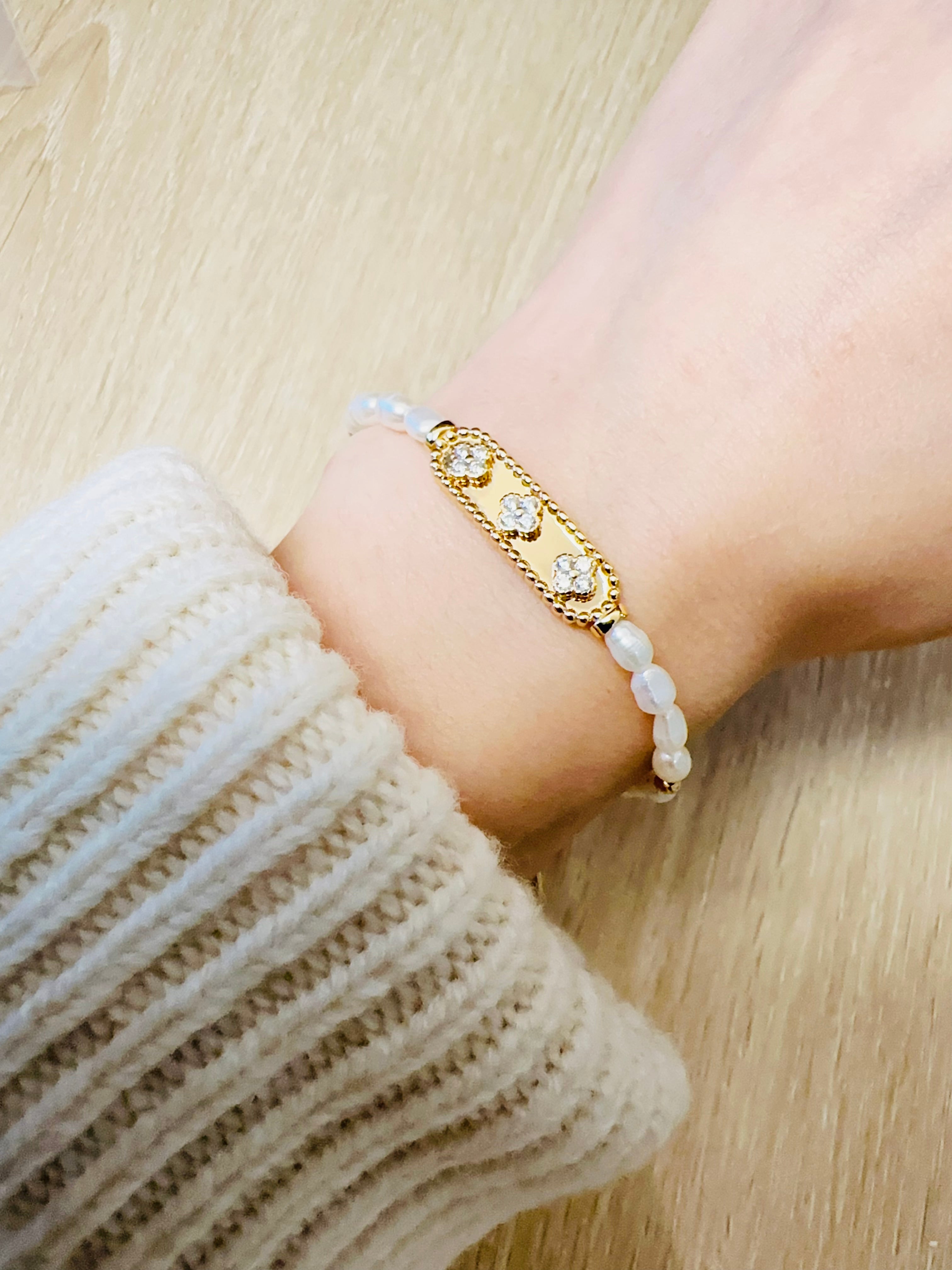 Bracciale placcato con ciottoli di perle