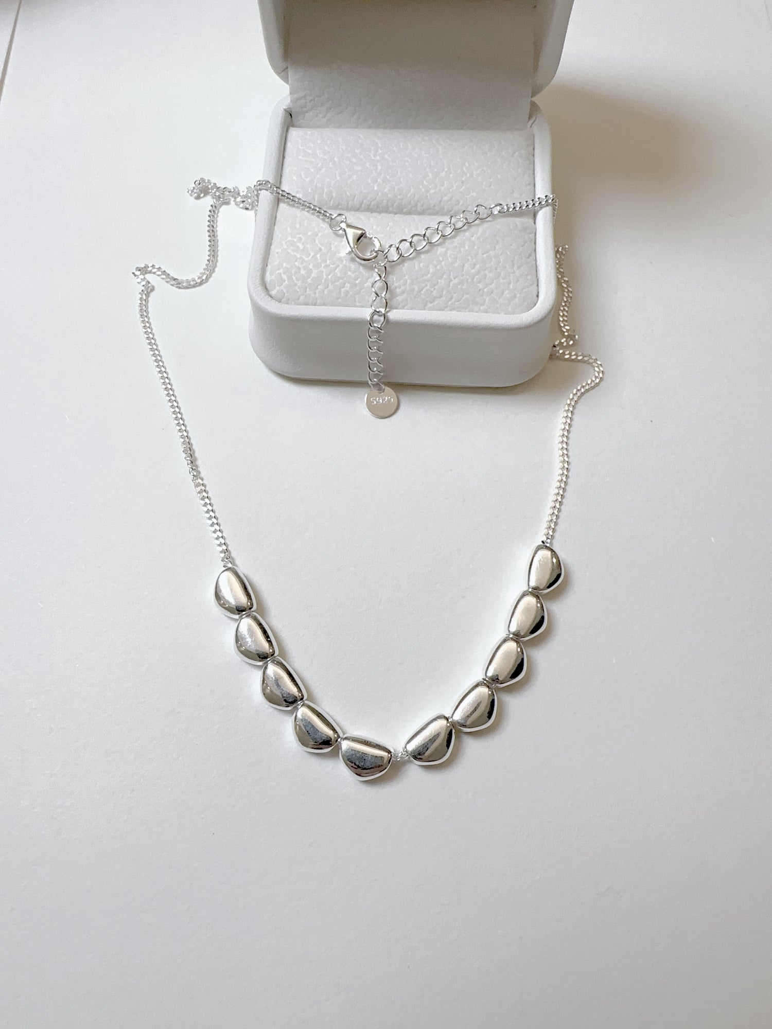 Collier en argent sterling 925 avec galets doux